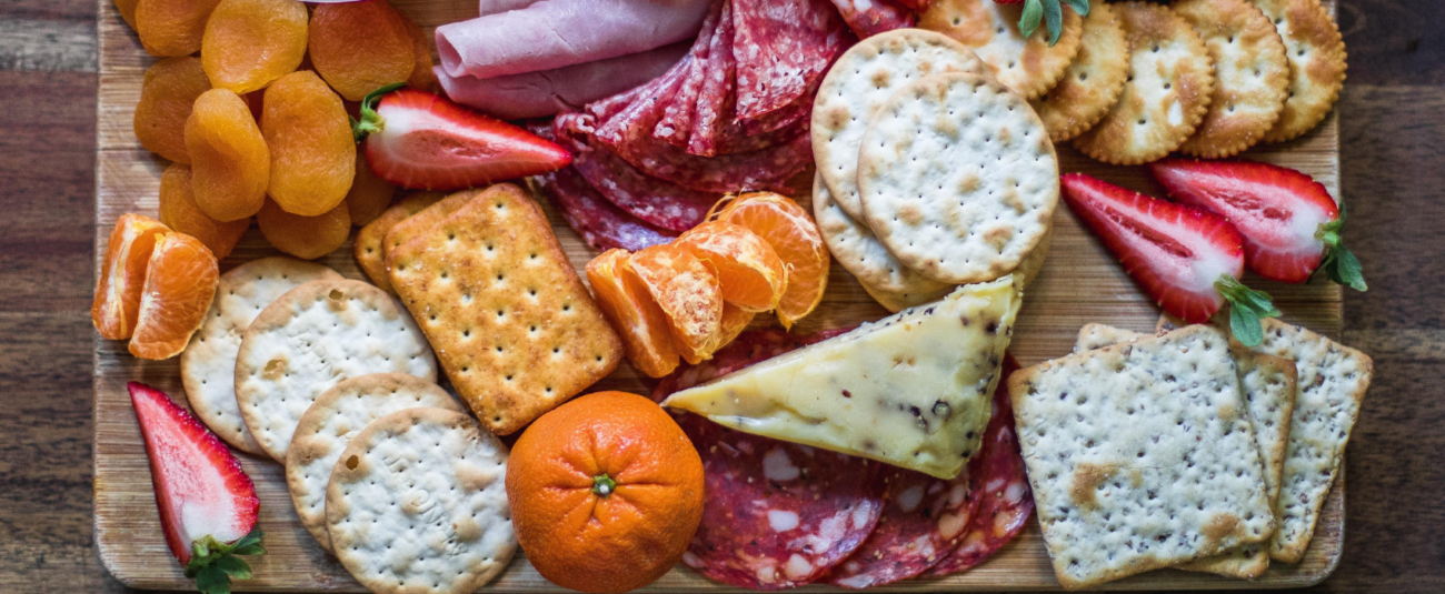 appetizer-finger-foods-crackers-cheese-cold-cuts-cruits-platter